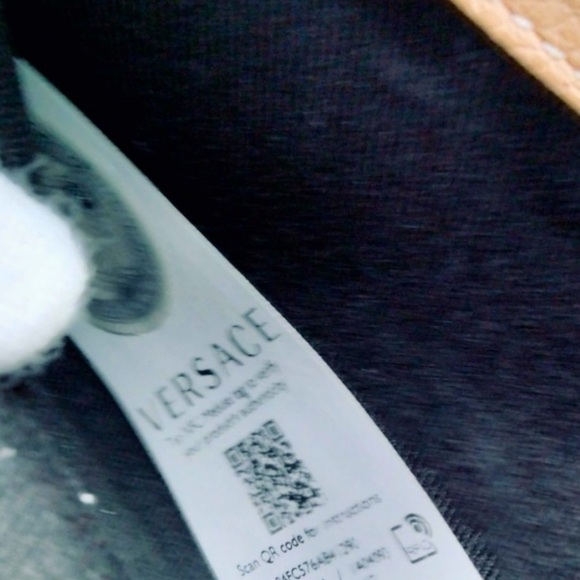 Authentic Versace V Logo Beige Pebbled Leather Chain Shoulder Bag Clutch Purse - Picture 11 of 11